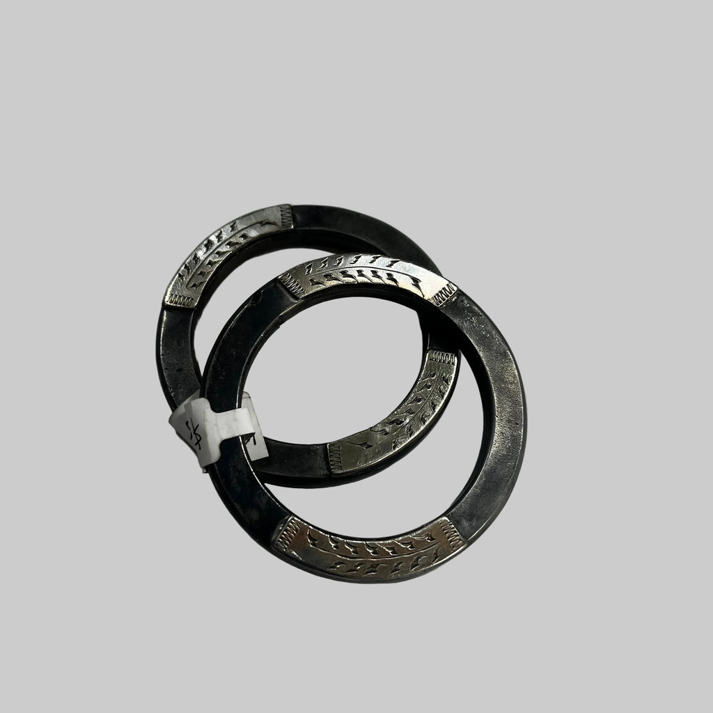 K. Collier chap ring  (silver wheat)